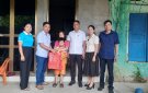 THĂM VÀ TẶNG QUÀ CHO HỌC SINH CÓ HOÀN CẢNH KHÓ KHĂN VÀ TRẺ EM KHUYẾT TẬT NHÂN DỊP TẾT THIẾU NHI 1/6